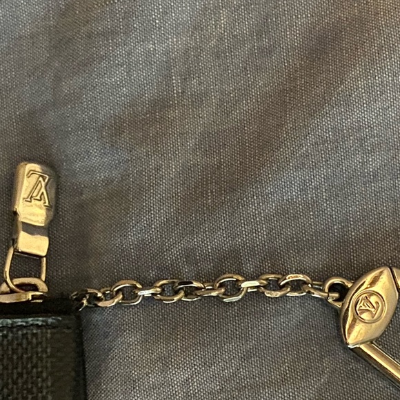 Like new authentic Louis Vuitton items hat belt and coin pouch. - Picture 6 of 9